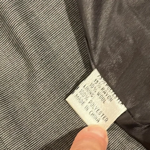 Isabel & Nina suit- jacket + skirt. Size 6/runs big. Polyester rayon wool. Lined - Picture 7 of 9